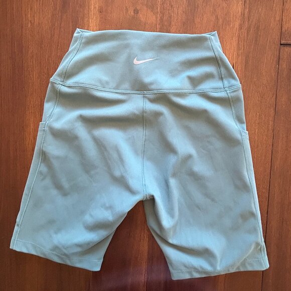 Nike Dri-Fit Women's High-Waist Bike Athletic Shorts Size Small Green - Picture 2 of 13